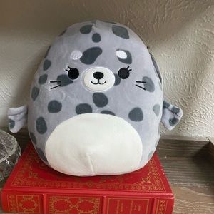 8" Isis the Seal Squishmallow
